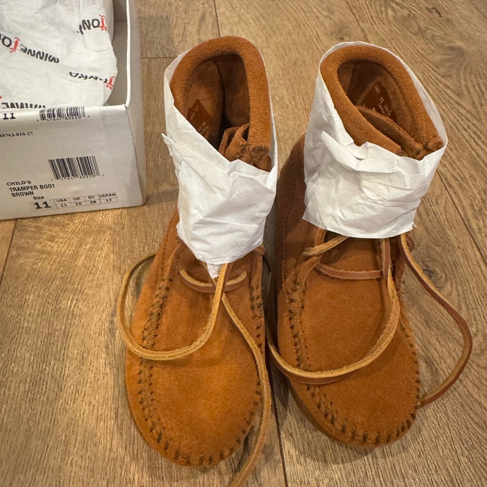 Minnetonka Tan Leather Boots